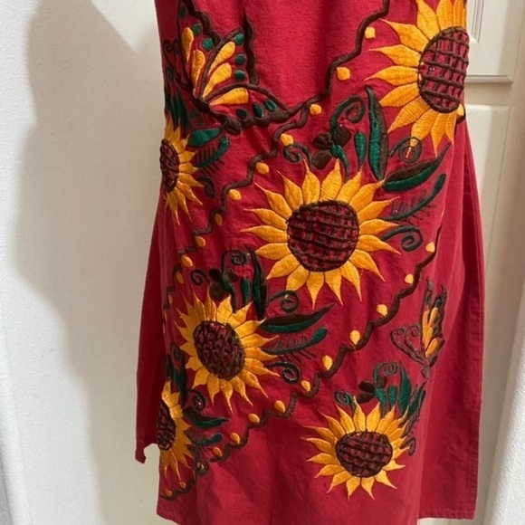 Sunflowers embroidery
Mexican Red Woman's Dress
Size Small - Picture 4 of 9